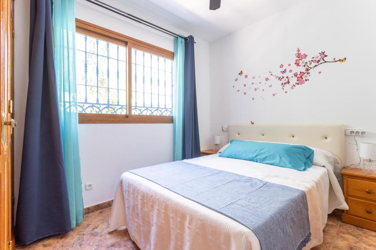 Apartamento Con Piscina Privada Нерха Екстериор снимка